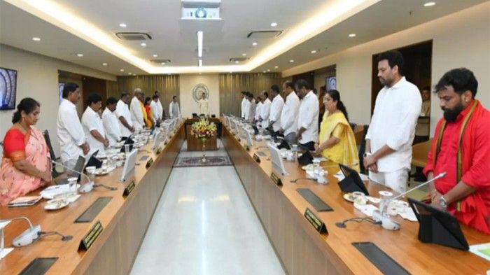 మహారాష్ట్రకు సీఎం చంద్రబాబు, మంత్రి లోకేశ్