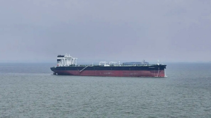 us launches high risk rescue operation after f15e crash in iran