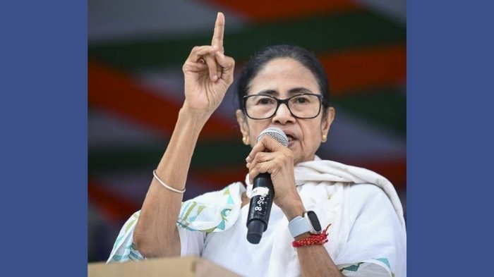 mamata urges voters to unite against bjp at malda rally